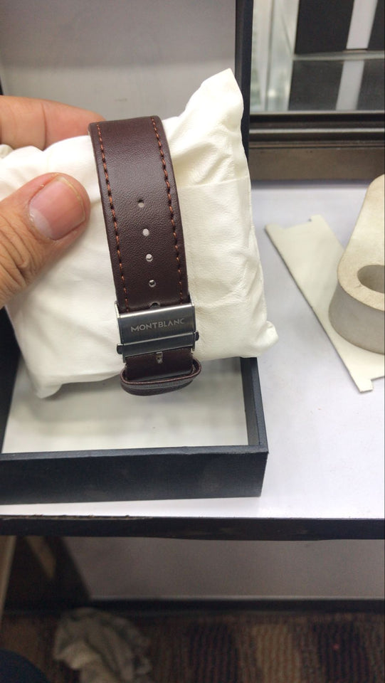 Police Watch – Elegant Design with Date Display | Leather Strap | Quartz Movement | Water Resistant - Brown Strap with White Dial